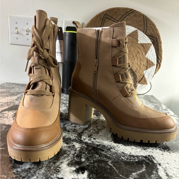 Universal Thread tie-up heeled combat winter boots size 9.5, Brand new - Picture 3 of 7